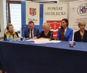 Umowa na przekazanie dotacji na zakup nowego sprzętu dla Szpitala Miejskiego w Siedlcach została podpisana 28 kwietnia