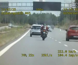 Gliwice: Motocyklista pędził na złamanie karku. Na liczniku miał prawie 240 km/h