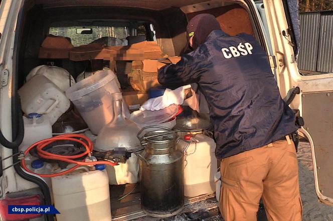 Akcja policjantów CBŚP w Toruniu i pod Warszawą. Zlikwidowali laboratoria amfetaminy