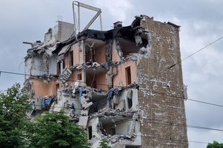 Tak znikał popularny wieżowiec. Teraz powstaną tu apartamenty i mieszkania