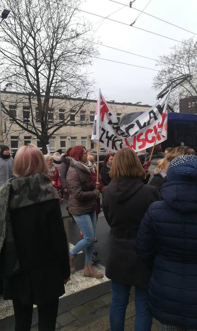 Pracownicy sądów protestują we Wrocławiu