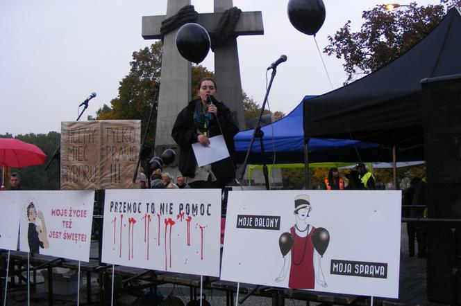 Czarny i biały protest w Poznaniu