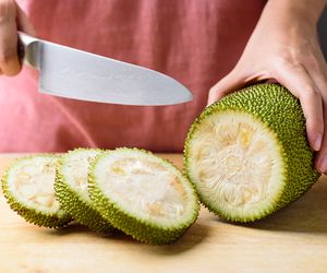 Chlebowiec (jackfruit): co to jest i jak się go przyrządza