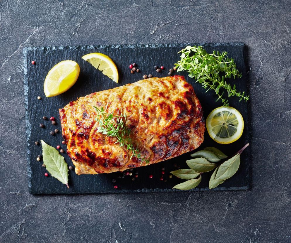 Terrina z kurczaka z czosnkiem niedźwiedzim – wykwintny, domowy pasztet pełen smaku!