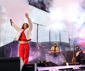 Dawid Kwiatkowski, Oskar Cyms, Carla Fernandes na urodzinach Silesia City Center