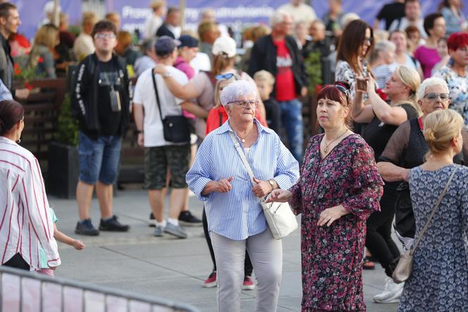 Potańcówka w centrum Katowic. Wyspiański znów porwał tłumy do szalonej zabawy