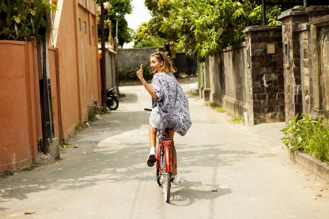 Dziewczyna na rowerze