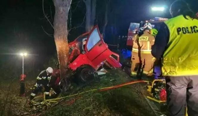Dwie osoby zginęły w wypadku drogowym w Kąśnej Górnej w Małopolsce. 