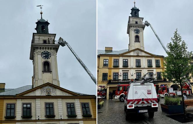 Pożar ratusza w Cieszynie! Budynek ewakuowany. Zapaliła się skrzynka elektryczna na wieży [ZDJĘCIA].