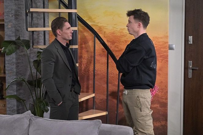 Pierwsza miłość odcinek 3978. Alan (Alan Andersz), Oskar (Filip Gurłacz)