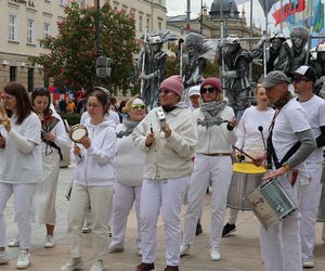 Kosmiczny korowód studencki przeszedł 9 maja ulicami Lublina