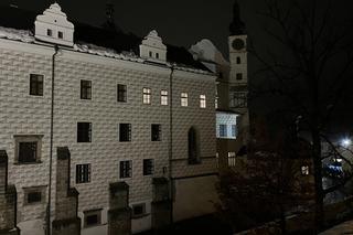 Zamek Pardubice - zdjęcia cennego zabytku Wschodnich Czech. Wnętrza, muzeum, zamek nocą
