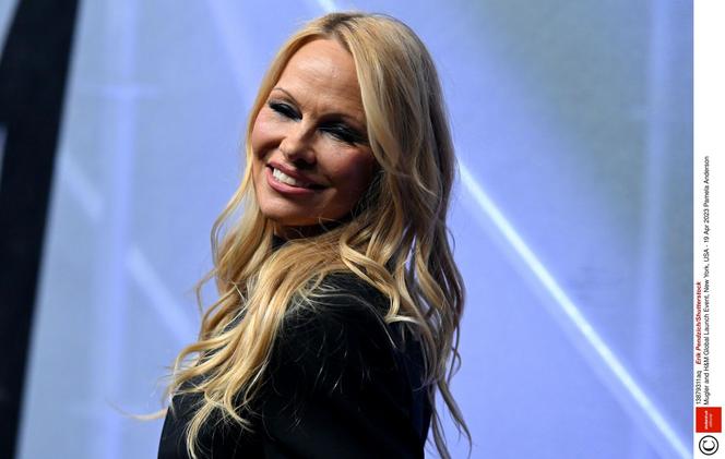 Tak dziś wygląda Pamela Anderson. Jak zmieniła się gwiazda "Słonecznego patrolu"? 