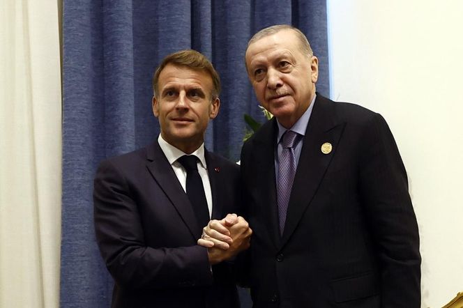 Emmanuel Macron i Donald Trump w Sharm el-Sheikh