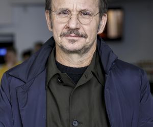 Bartłomiej Topa: Szlachcic z manią wielkości w serialu 1670, a w życiu wzór czułości i troski