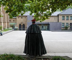 Skandal w kościele! Kardynał molestował 16-latkę, zgłaszają się kolejne ofiary