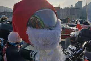 Mikołaje na motocyklach z warkotem przejechali przez miasto. Pognali do chorych dzieci!