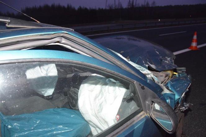 Pijany kierowca usnął na autostradzie! Skutki były FATALNE 