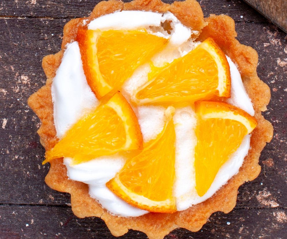 Tarta z kremem pomarańczowym – cytrusowa rozkosz na kruchym spodzie