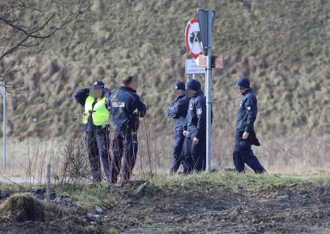 Zabójstwo małżeństwa w Ostródzie. Policyjne poszukiwanie przy poligonie