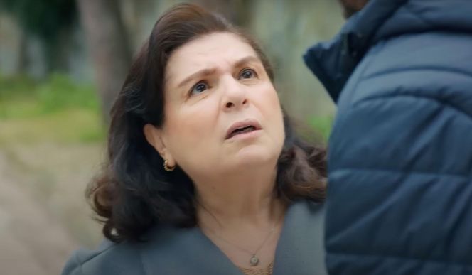 Feraye odkryje, że Melis jest szantażowana przez Ragipa.