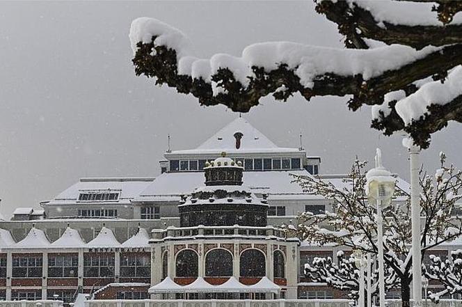 Zima 2021 w Sopocie. Kurort pod grubą warstwą śniegu 11.02.2021 r.