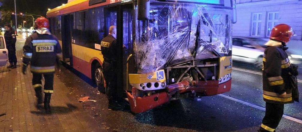 Zderzenie seicento z autobusem na Dąbrowskiego w Rzeszowie