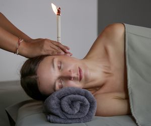 Świecowanie uszu wróciło do łask, ale lekarze przed nim ostrzegają. Czym może grozić?