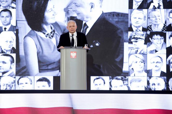 Odsłonięcie tablicy upamiętniającej ofiary katastrofy smoleńskiej