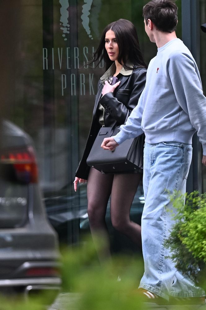 Roxie Węgiel -  tajemniczy fotelik w limuzynie