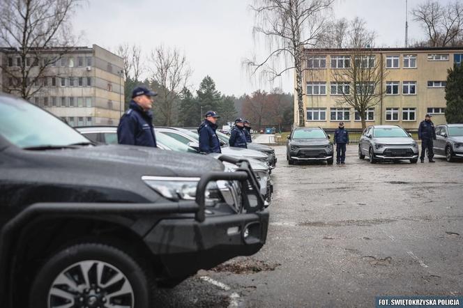 Nieoznakowane radiowozy trafiły do świętokrzyskiej policji