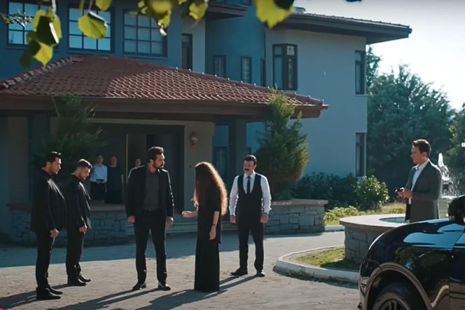 W rezydencji panuje napięta atmosfera 