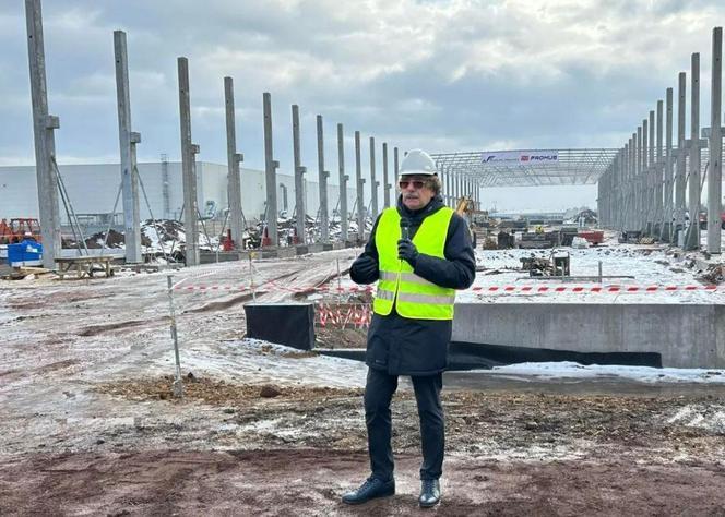 Budowa nowej hali produkcyjnej firmy Alstom na ukończeniu ZDJĘCIA