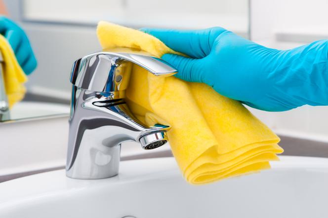 Jak usunąć kamień w łazience: domowe sposoby i ekologiczne środki czystości