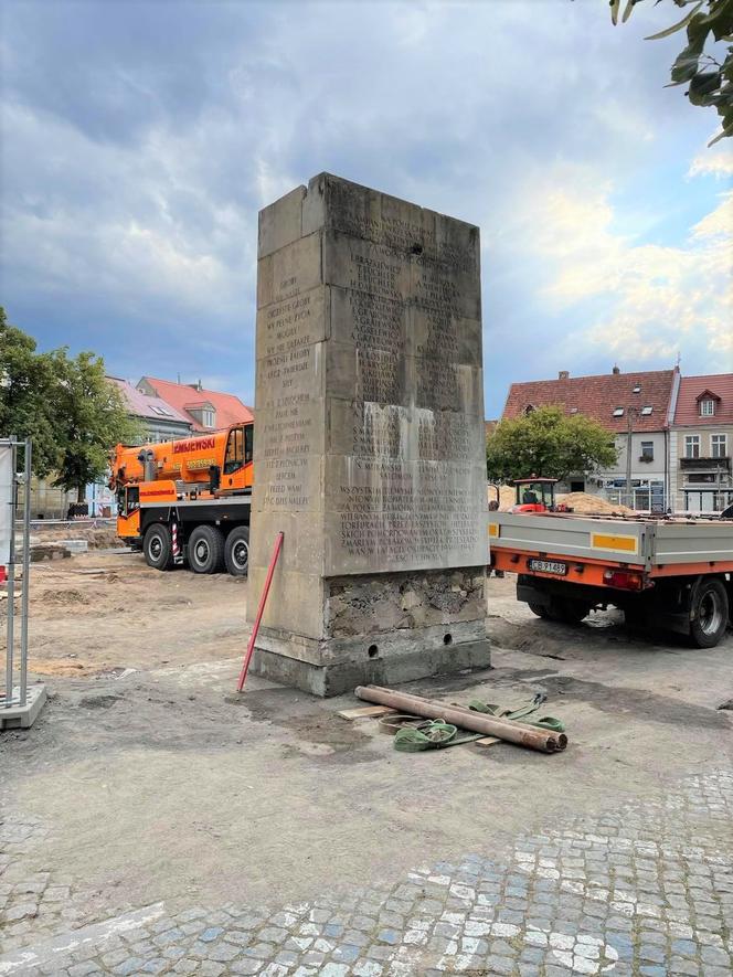 Pomnik na Rynku w Starym Fordonie zmienił lokalizację! Gdzie teraz stoi?