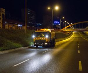 Ulice Płocka sprzątane na mokro