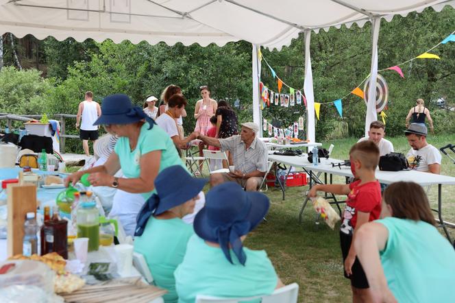 Niezwykły piknik przy Stawie w Lasocinie. Zobacz zdjęcia i relację! #DziałamyRazem