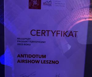 Wręczenie Certyfikatu Polskiej Organizacji Turystycznej Antidotum Airshow Leszno