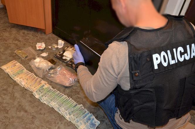Gdańsk: Ogromne ilości narkotyków i wielka gotówka! Policja zatrzymała 33-latka