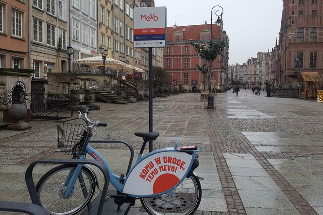 Tak rower metropolitalny prezentuje się na stacji przy ulicy Długi Targ w Gdańsku