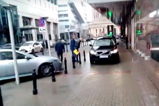 Rajd po chodniku w centrum miasta [WIDEO]