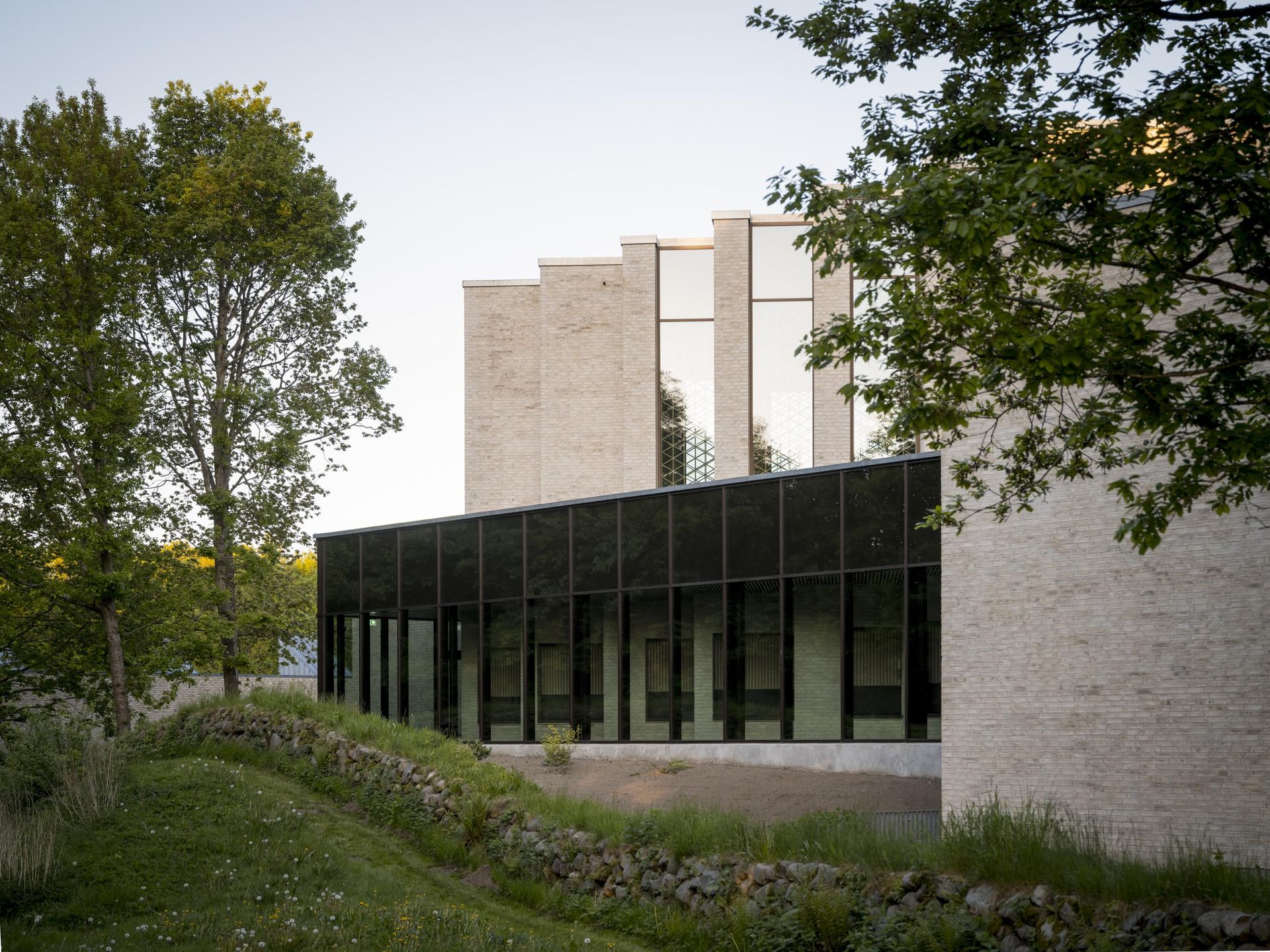 Højvangen Church, Henning Larsen 