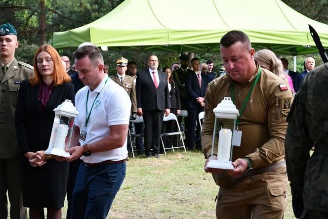 Młody żołnierz zginął na granicy z Białorusią. Odsłonili pomnik na jego cześć. „Niech będzie symbolem”