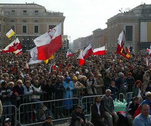 Tak wyglądał pogrzeb Jana Pawła II w Watykanie