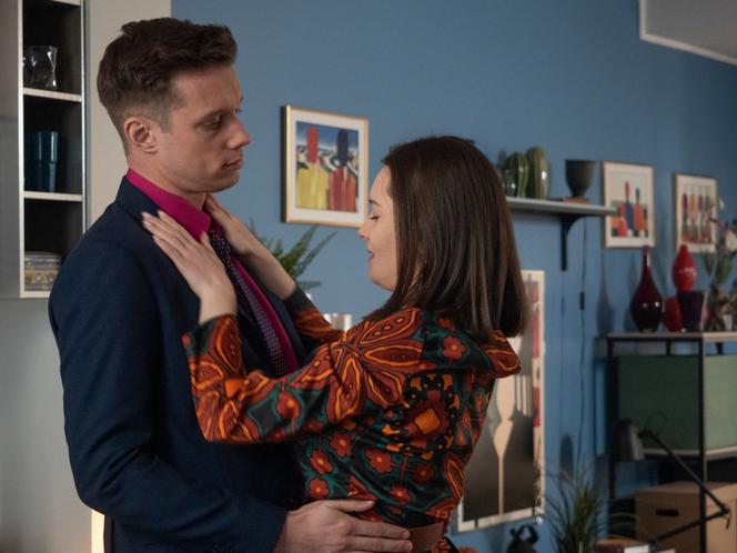 Na Wspólnej odc. 3422. Darek Żbik (Michał Mikołajczak), Kasia (Julia Chatys)