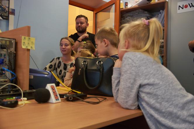 Recytowali i śpiewali. Dzieci z gminy Uchanie odwiedziły Radio ESKA Lublin