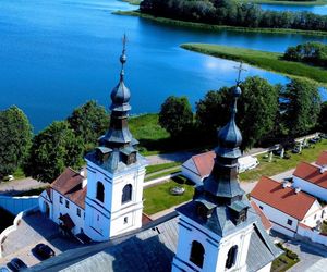 Malutka wieś w woj. podlaskim do której co roku ściągają tłumy. Nie chodzi o walory turystyczne!