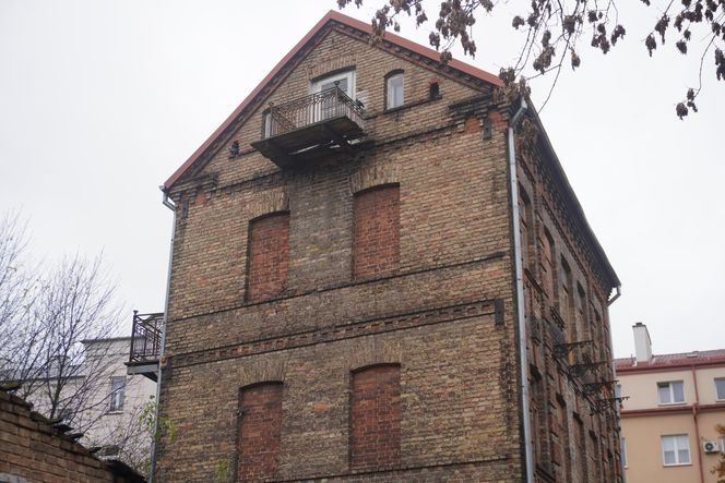 Opuszczona zabytkowa kamienica przy ul. Sienkiewicza w Białymstoku