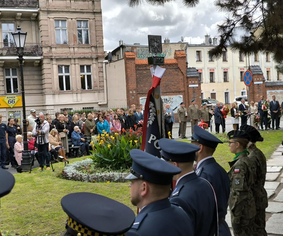 Leszno pamięta o ofiarach Sybiru i agresji ZSRR – mocne przesłanie na 86. rocznicę