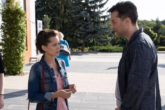 Na dobre i na złe, odcinek 718. Marcin Molenda (Filip Bobek), Julka Burska (Aleksandra Hamkało)